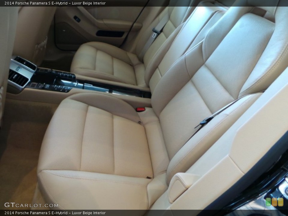 Luxor Beige Interior Rear Seat for the 2014 Porsche Panamera S E-Hybrid #90841114