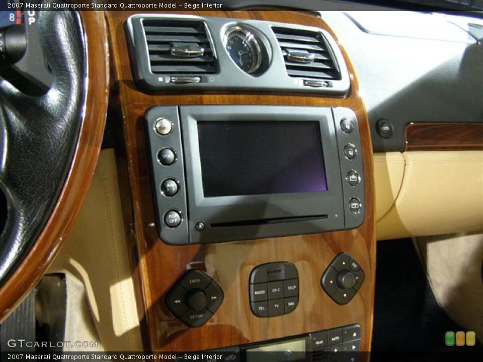 Beige Interior Controls for the 2007 Maserati Quattroporte  #90868