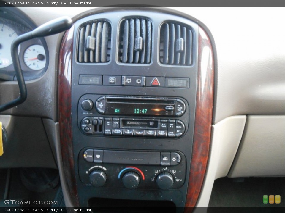 Taupe Interior Controls for the 2002 Chrysler Town & Country LX #90909014