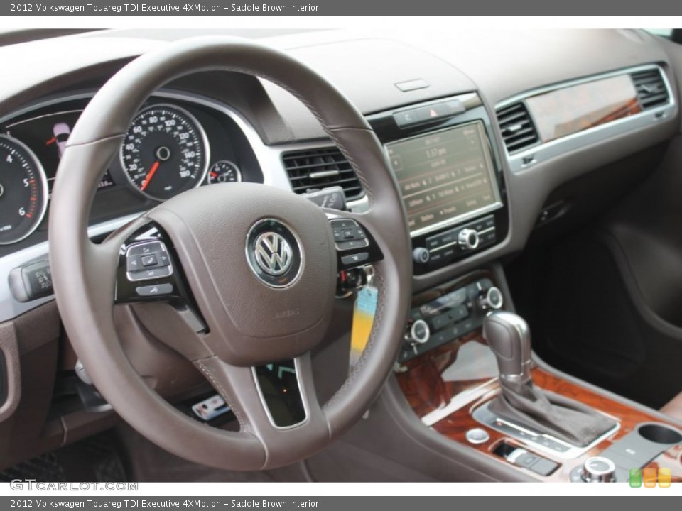 Saddle Brown Interior Dashboard for the 2012 Volkswagen Touareg TDI Executive 4XMotion #91039052