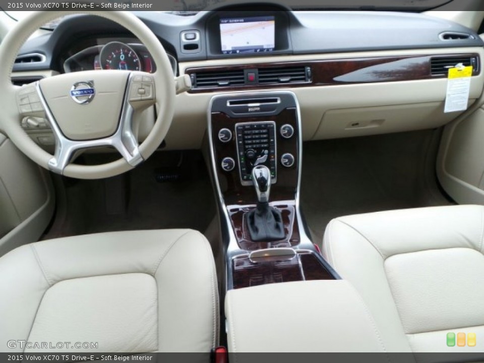 Soft Beige Interior Dashboard for the 2015 Volvo XC70 T5 Drive-E #91063431
