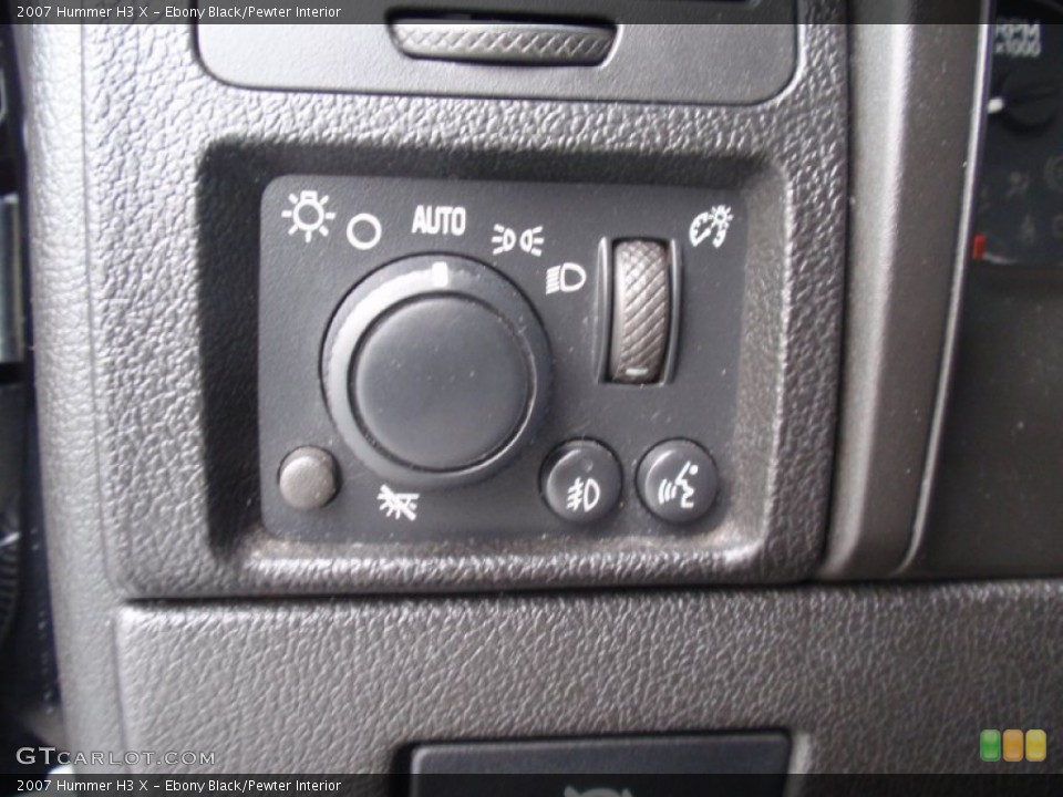 Ebony Black/Pewter Interior Controls for the 2007 Hummer H3 X #91086922