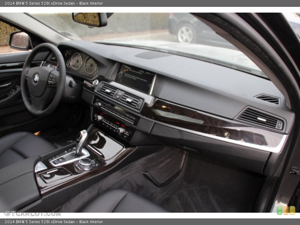 Black Interior Dashboard for the 2014 BMW 5 Series 528i xDrive Sedan #91105649