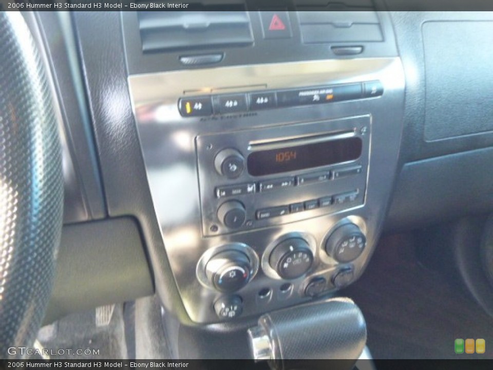 Ebony Black Interior Controls for the 2006 Hummer H3  #91114694