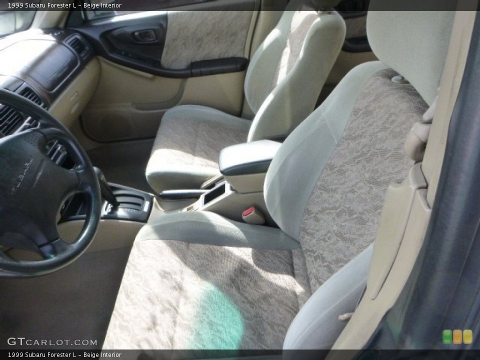 Beige Interior Photo for the 1999 Subaru Forester L #91114903