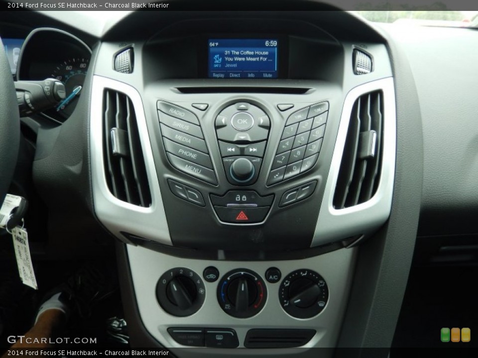 Charcoal Black Interior Controls for the 2014 Ford Focus SE Hatchback #91130070