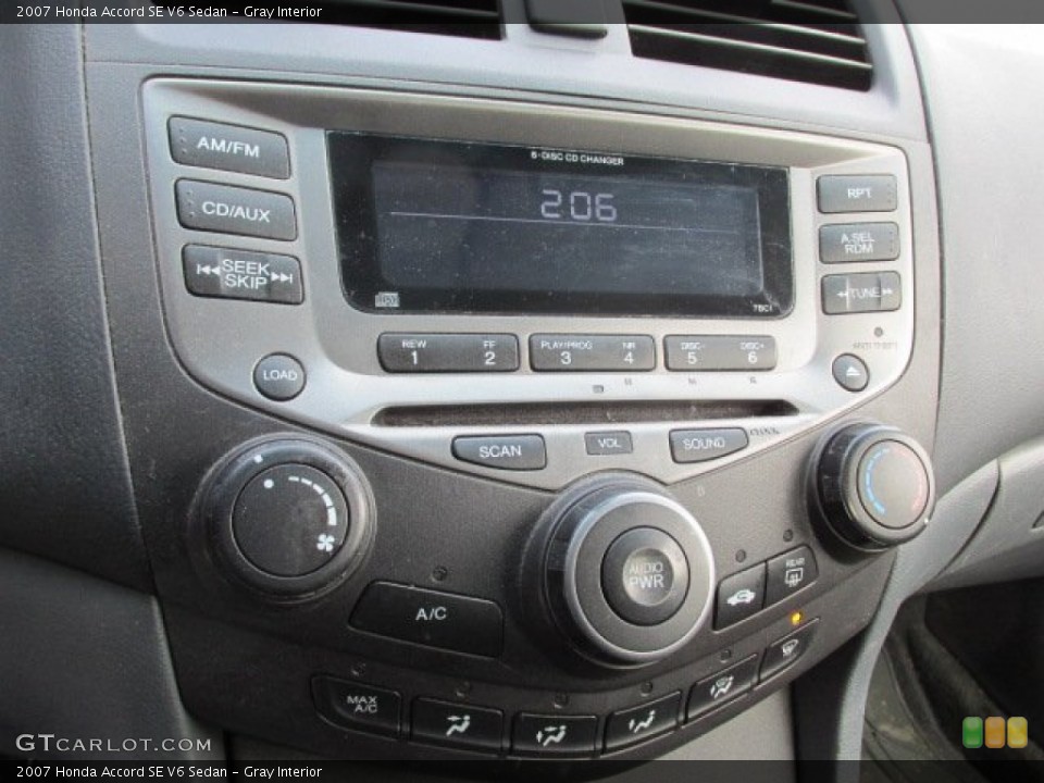 Gray Interior Controls for the 2007 Honda Accord SE V6 Sedan #91150971