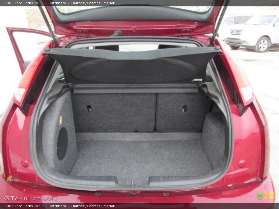 Charcoal/Charcoal Interior Trunk for the 2006 Ford Focus ZX5 SES Hatchback #91152105