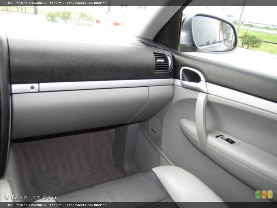 Black/Steel Grey Interior Dashboard for the 2006 Porsche Cayenne S Titanium #91228978