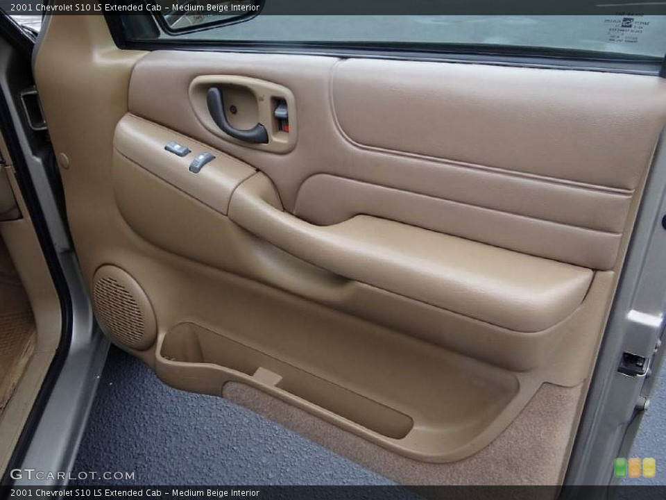 Medium Beige Interior Door Panel for the 2001 Chevrolet S10 LS Extended Cab #91244983