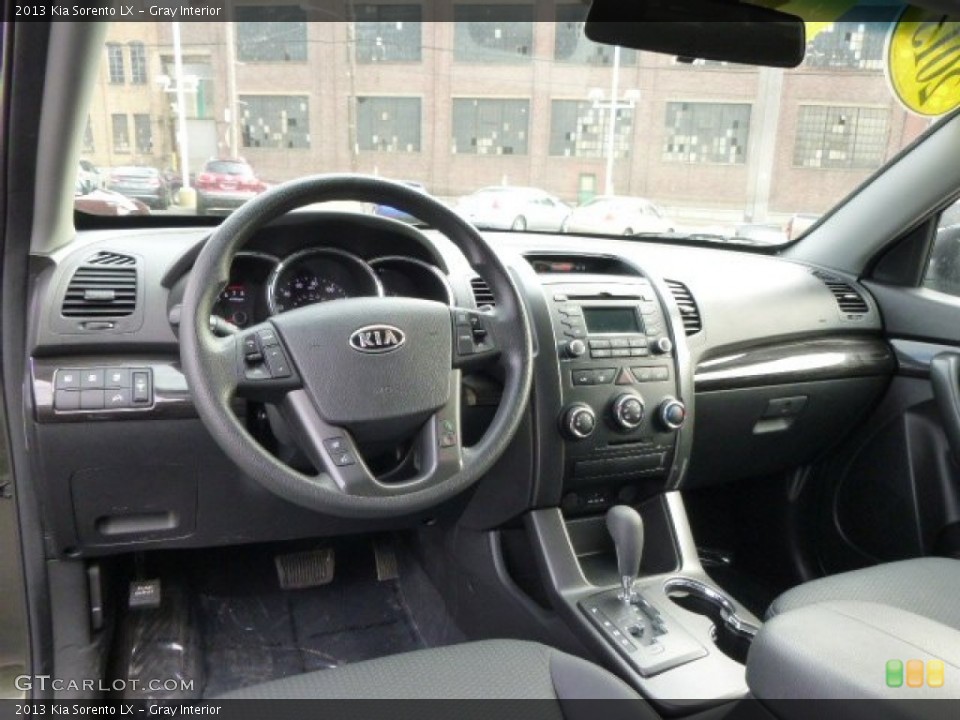 Gray Interior Dashboard for the 2013 Kia Sorento LX #91296548