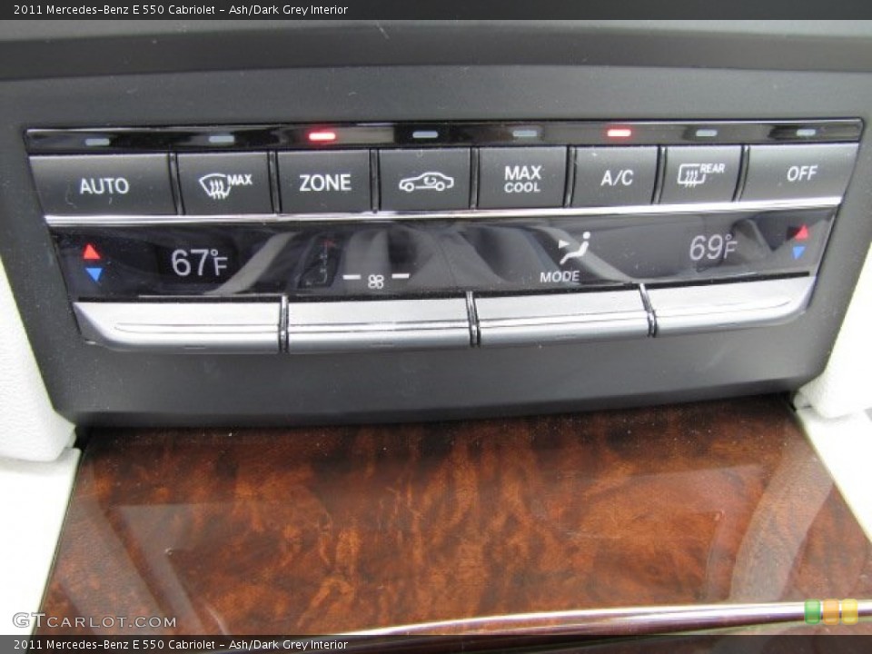 Ash/Dark Grey Interior Controls for the 2011 Mercedes-Benz E 550 Cabriolet #91309944