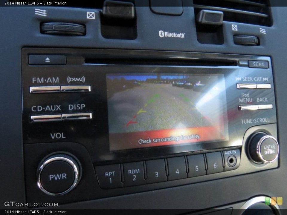 Black Interior Controls for the 2014 Nissan LEAF S #91423346
