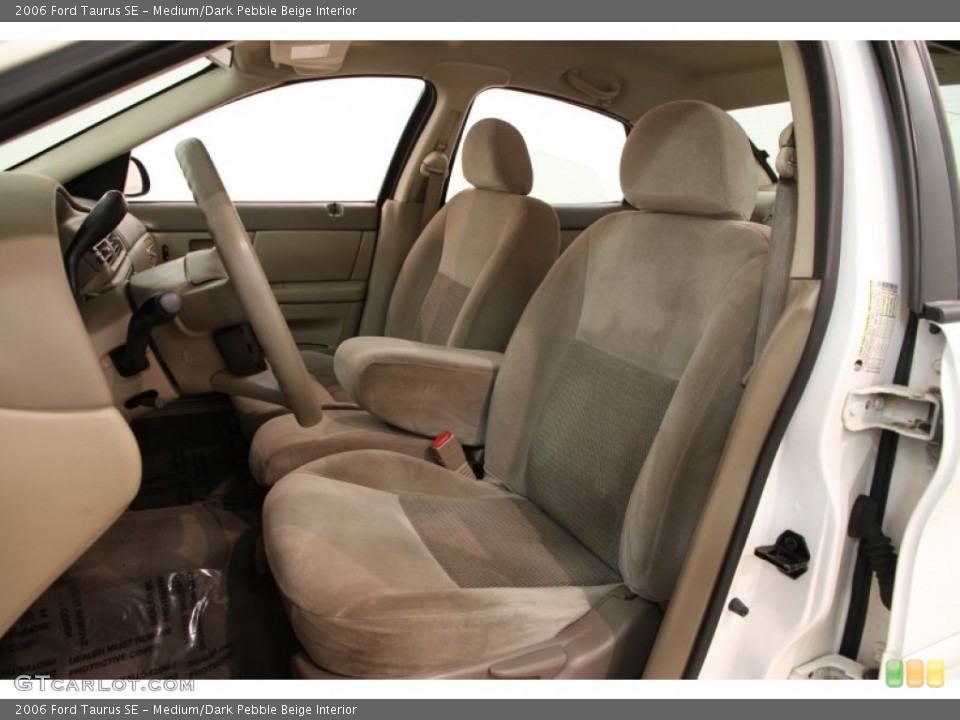 Medium/Dark Pebble Beige Interior Photo for the 2006 Ford Taurus SE #91424135