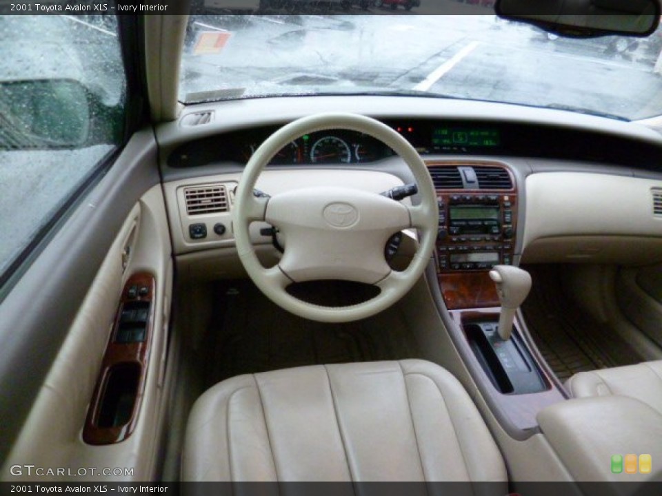 Ivory Interior Dashboard for the 2001 Toyota Avalon XLS #91426613