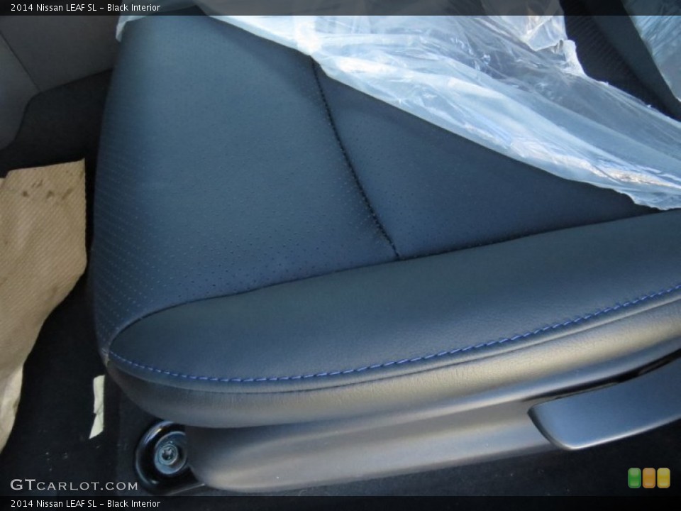 Black 2014 Nissan LEAF Interiors