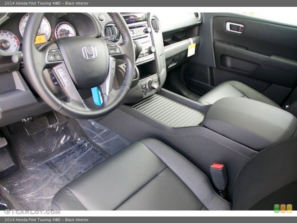 Black Interior Photo for the 2014 Honda Pilot Touring 4WD #91445993
