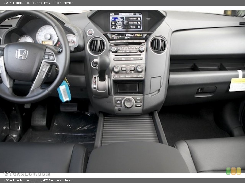 Black Interior Dashboard for the 2014 Honda Pilot Touring 4WD #91446044