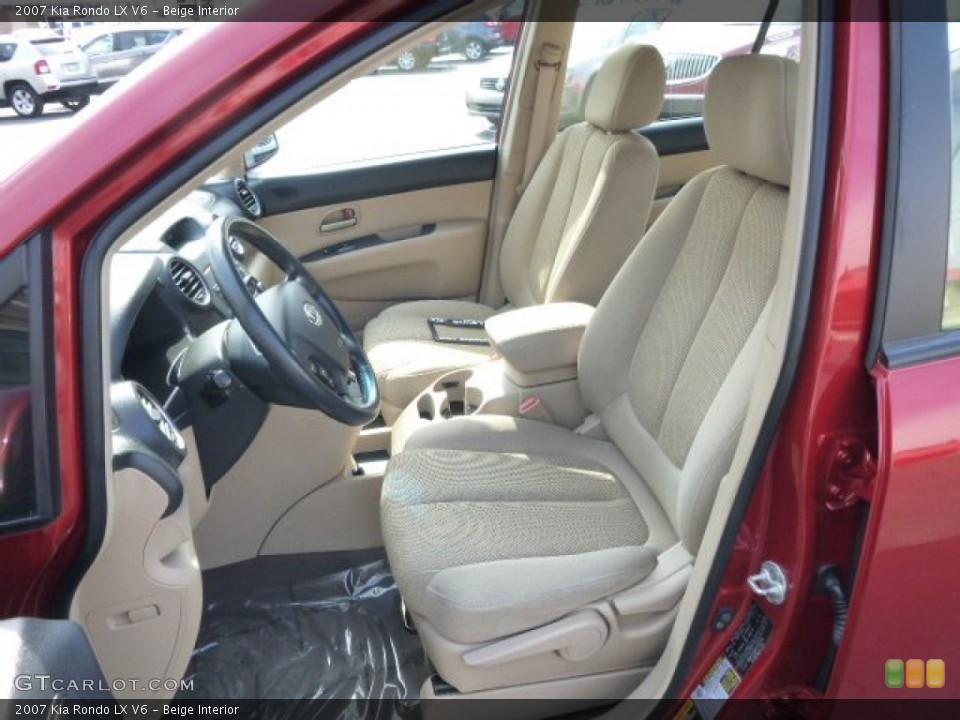 Beige Interior Photo for the 2007 Kia Rondo LX V6 #91460854
