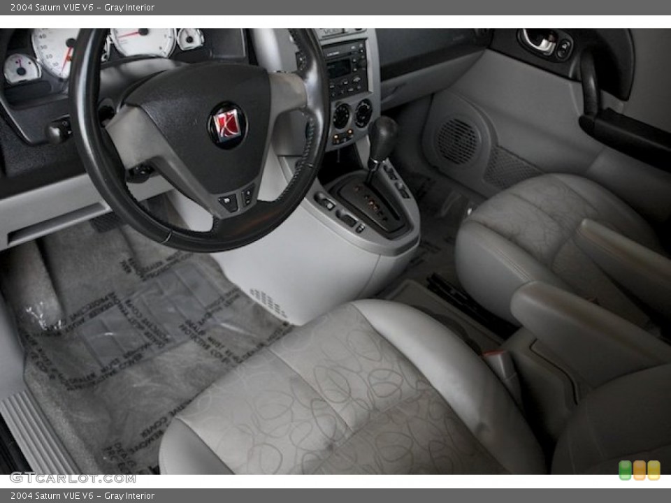 Gray Interior Photo for the 2004 Saturn VUE V6 #91466068