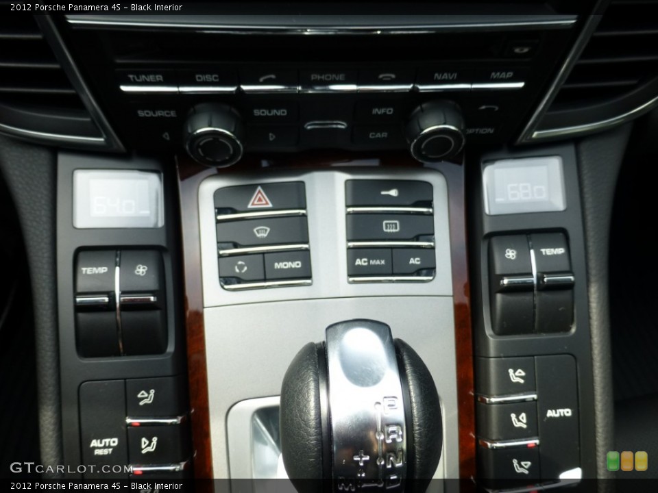 Black Interior Controls for the 2012 Porsche Panamera 4S #91575648