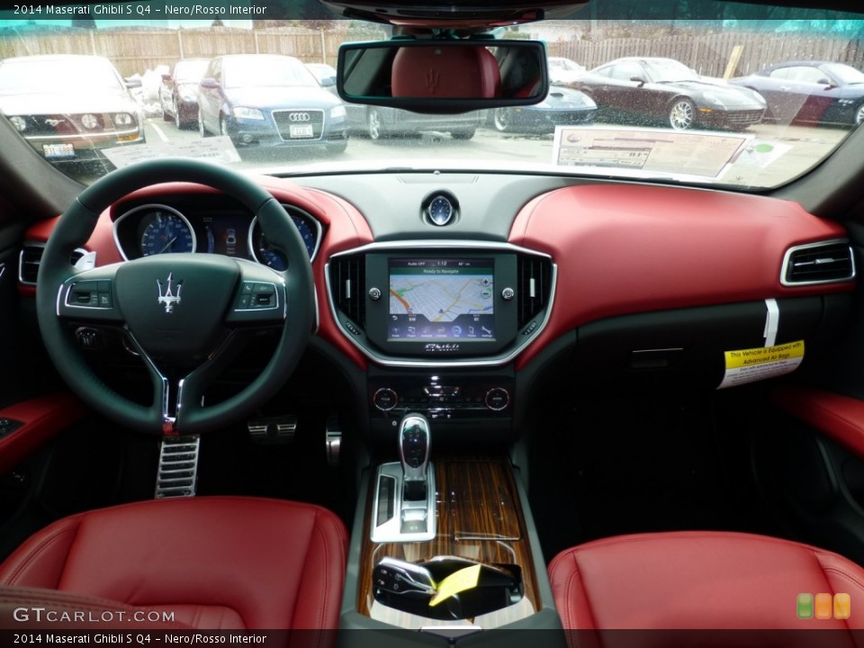 Nero/Rosso Interior Dashboard for the 2014 Maserati Ghibli S Q4 #91576469