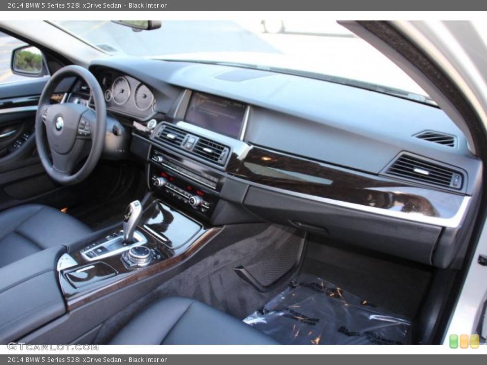 Black Interior Dashboard for the 2014 BMW 5 Series 528i xDrive Sedan #91581449