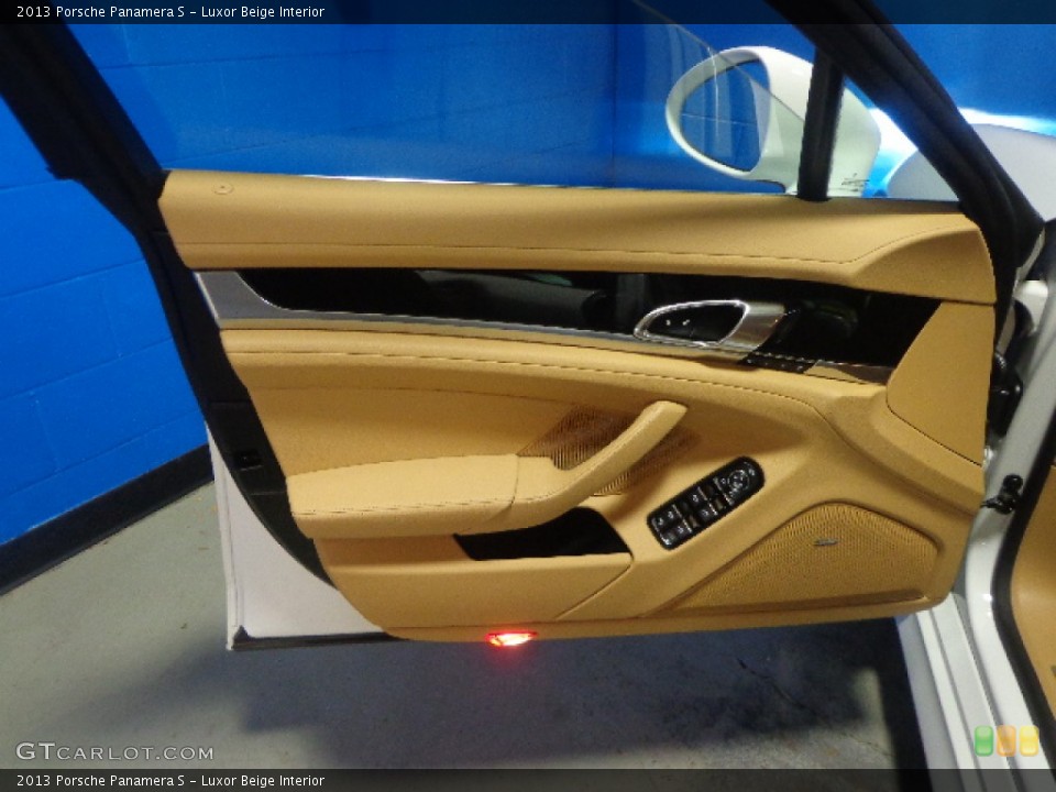 Luxor Beige Interior Door Panel for the 2013 Porsche Panamera S #91596467