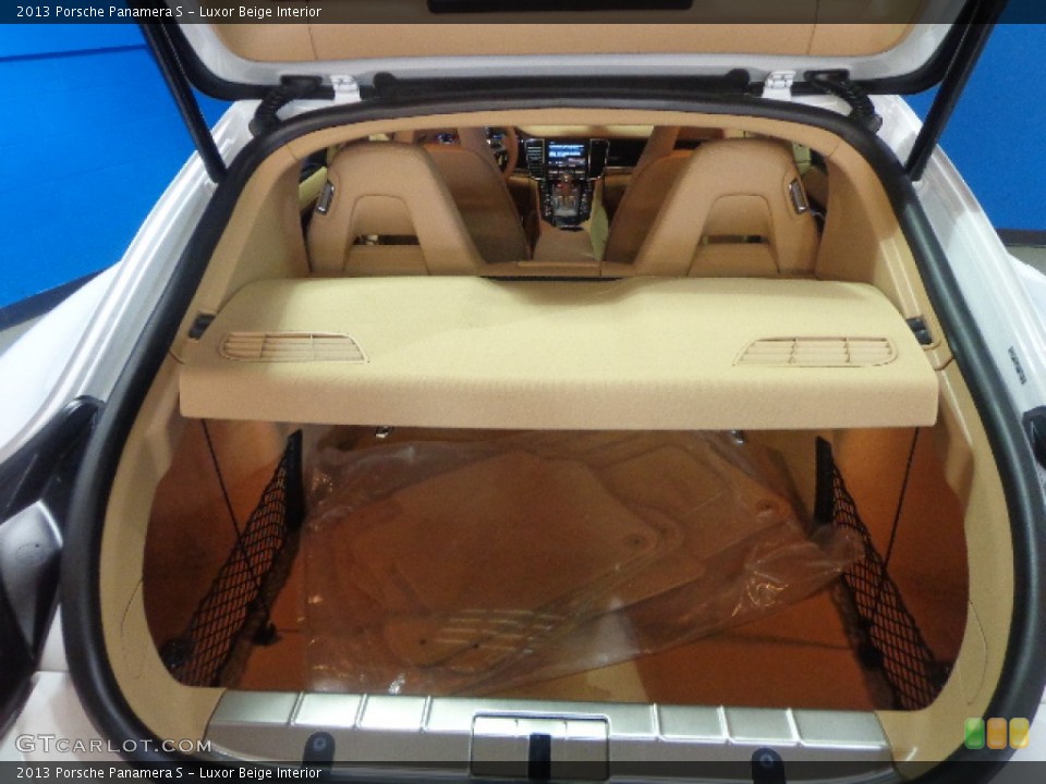 Luxor Beige Interior Trunk for the 2013 Porsche Panamera S #91596482