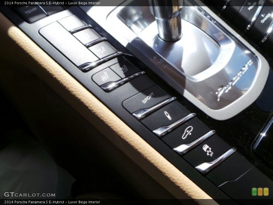 Luxor Beige Interior Controls for the 2014 Porsche Panamera S E-Hybrid #91615881