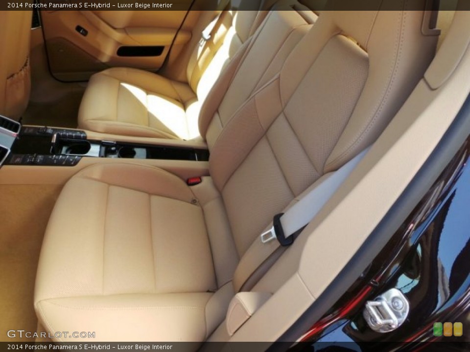 Luxor Beige Interior Rear Seat for the 2014 Porsche Panamera S E-Hybrid #91615986