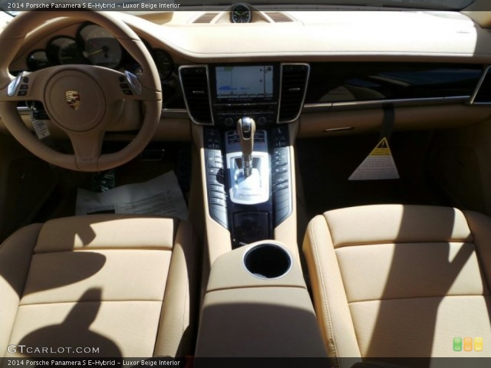 Luxor Beige Interior Dashboard for the 2014 Porsche Panamera S E-Hybrid #91616073