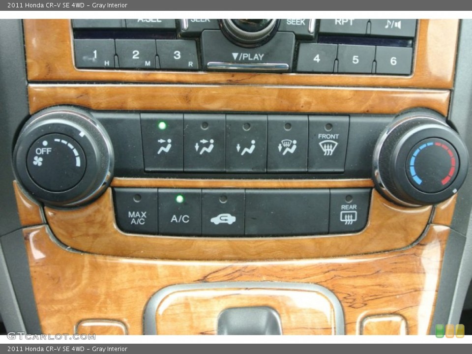 Gray Interior Controls for the 2011 Honda CR-V SE 4WD #91616169