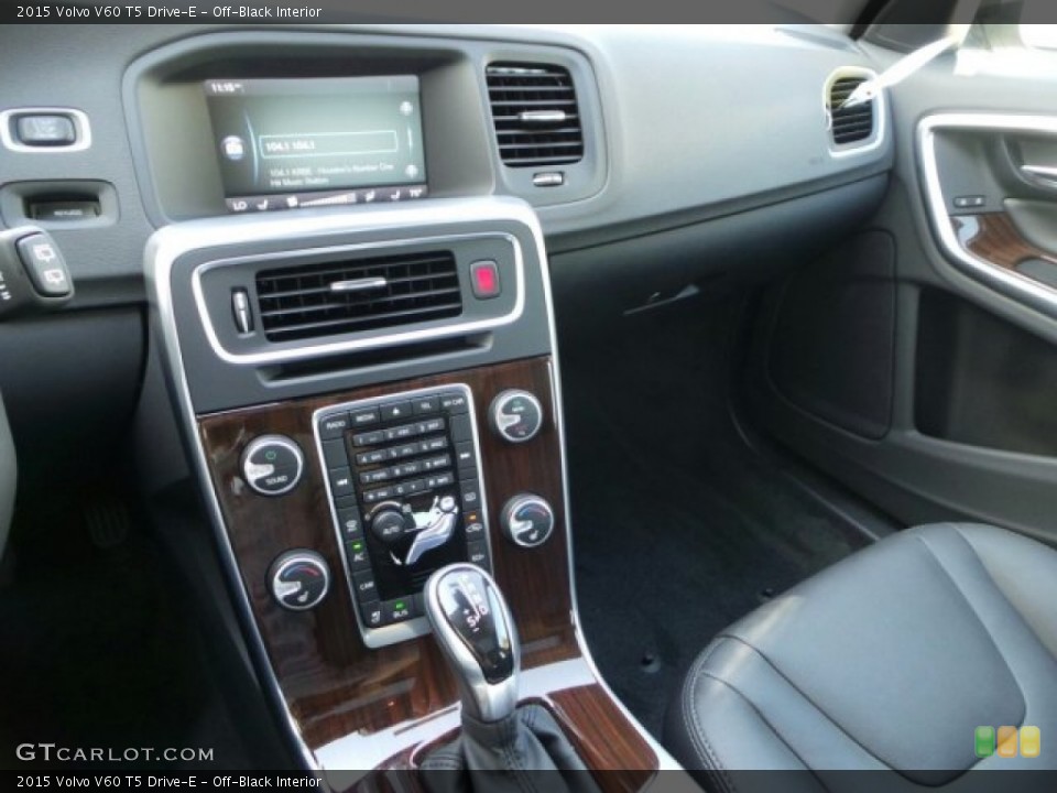 Off-Black Interior Dashboard for the 2015 Volvo V60 T5 Drive-E #91626093