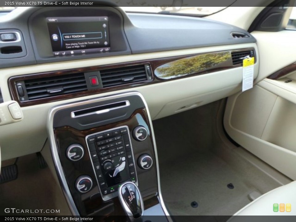 Soft Beige Interior Dashboard for the 2015 Volvo XC70 T5 Drive-E #91626783
