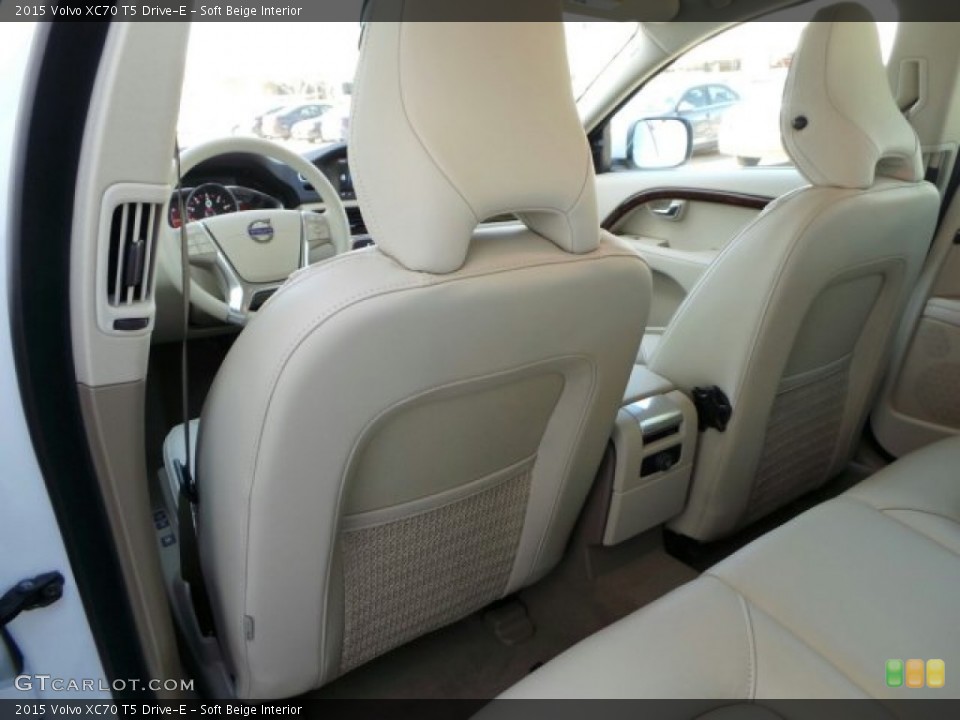 Soft Beige Interior Rear Seat for the 2015 Volvo XC70 T5 Drive-E #91626969