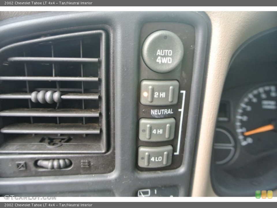Tan/Neutral Interior Controls for the 2002 Chevrolet Tahoe LT 4x4 #91637802