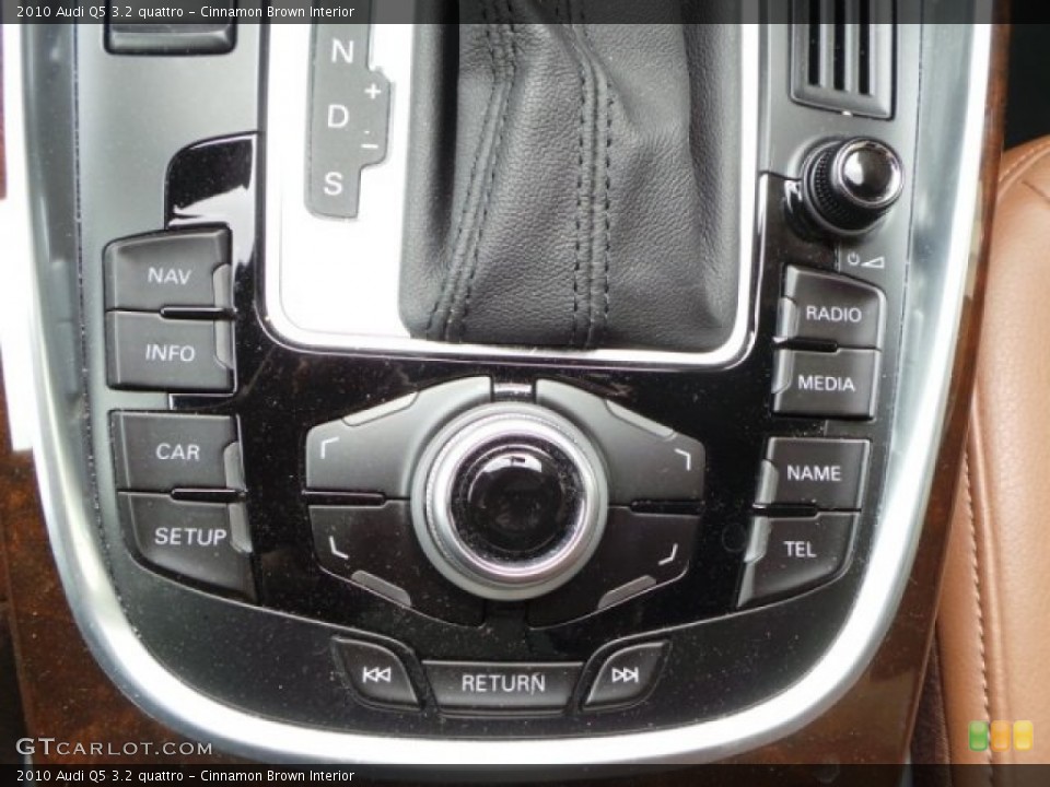 Cinnamon Brown Interior Controls for the 2010 Audi Q5 3.2 quattro #91651445