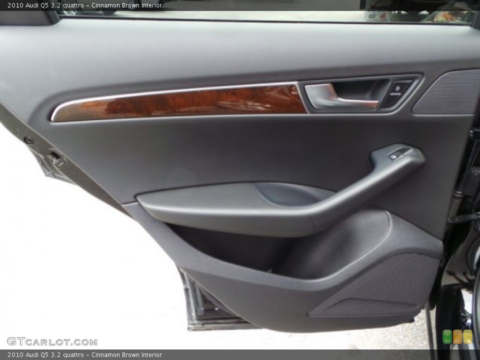 Cinnamon Brown Interior Door Panel for the 2010 Audi Q5 3.2 quattro #91651503