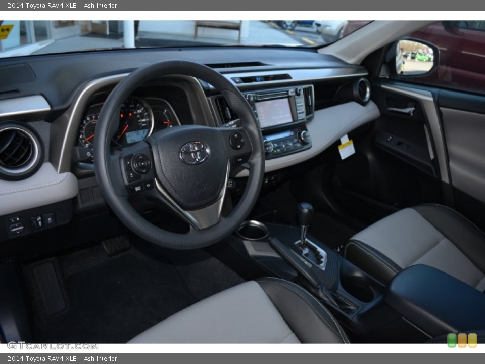 Ash Interior Photo for the 2014 Toyota RAV4 XLE #91667396