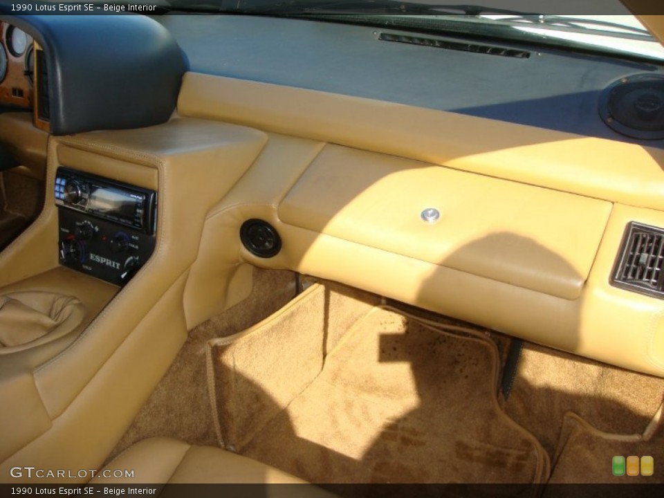Beige Interior Dashboard for the 1990 Lotus Esprit SE #91670177