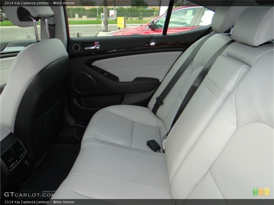 White Interior Rear Seat for the 2014 Kia Cadenza Limited #91680806