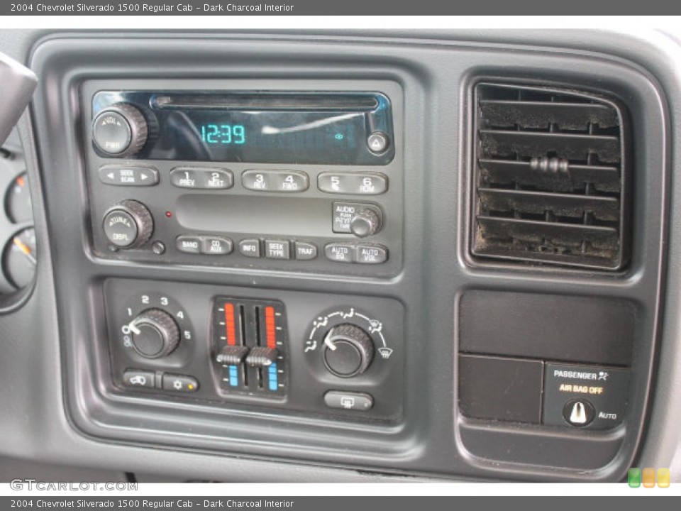 Dark Charcoal Interior Controls for the 2004 Chevrolet Silverado 1500 Regular Cab #91686569