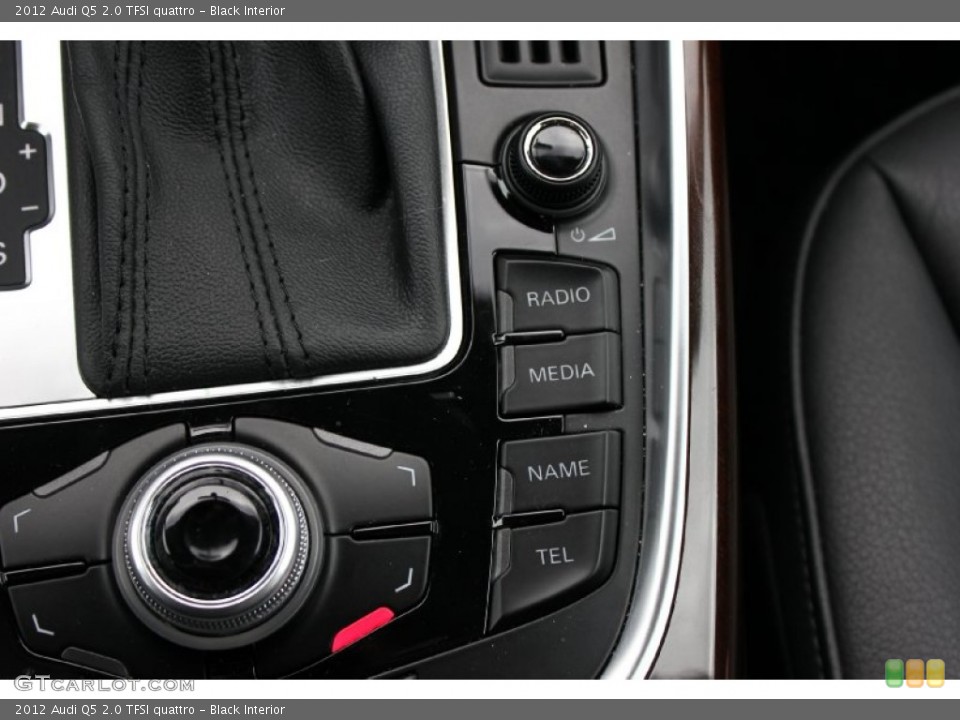Black Interior Controls for the 2012 Audi Q5 2.0 TFSI quattro #91691579