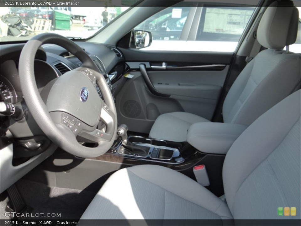 Gray Interior Photo for the 2015 Kia Sorento LX AWD #91697341