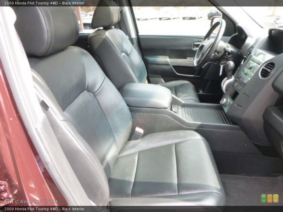 Black Interior Photo for the 2009 Honda Pilot Touring 4WD #91697402