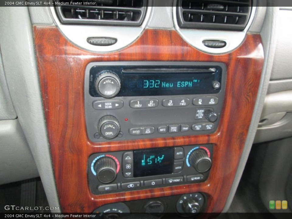 Medium Pewter Interior Controls for the 2004 GMC Envoy SLT 4x4 #91742431