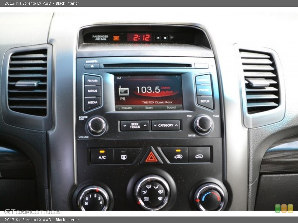 Black Interior Audio System for the 2013 Kia Sorento LX AWD #91772949