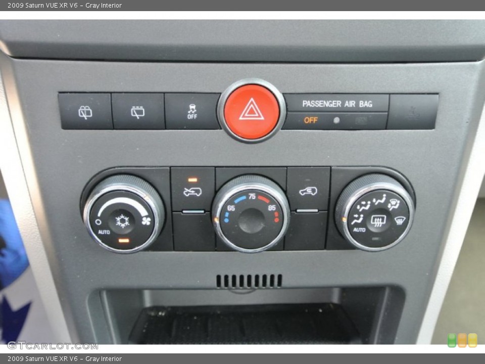 Gray Interior Controls for the 2009 Saturn VUE XR V6 #91785788