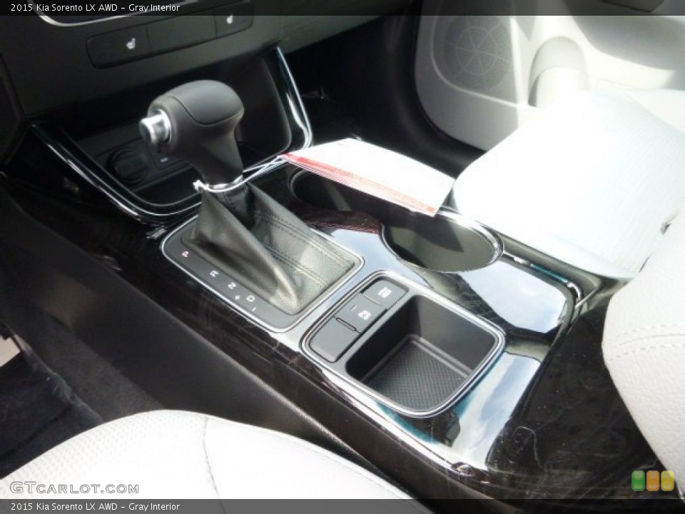 Gray Interior Transmission for the 2015 Kia Sorento LX AWD #91796750